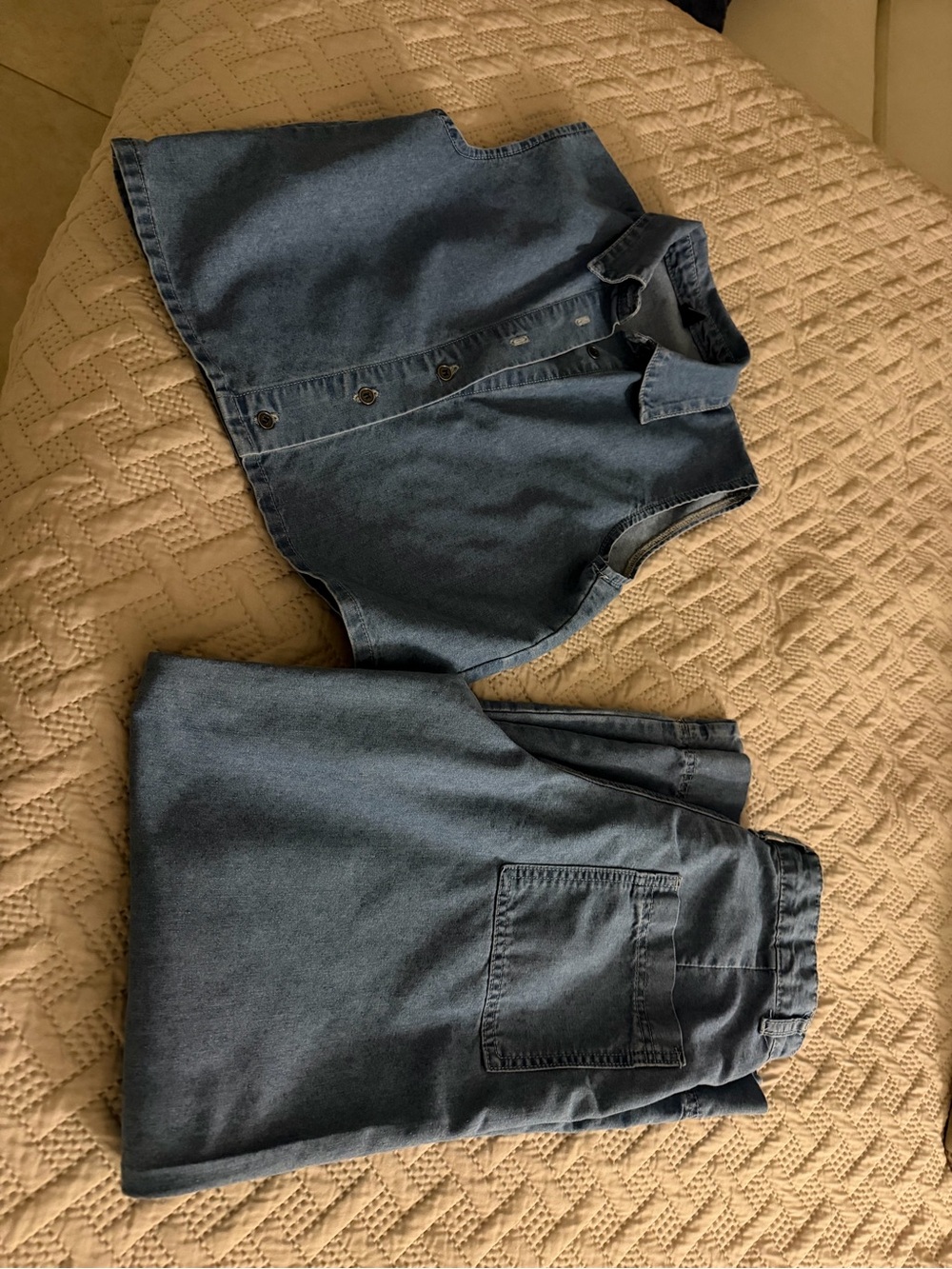 SHEIN Blue Denim Sleeveless Button Front Top and Wide Leg Pants Set - Picture 2 of 3